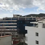 Spacious And Close To The City Center